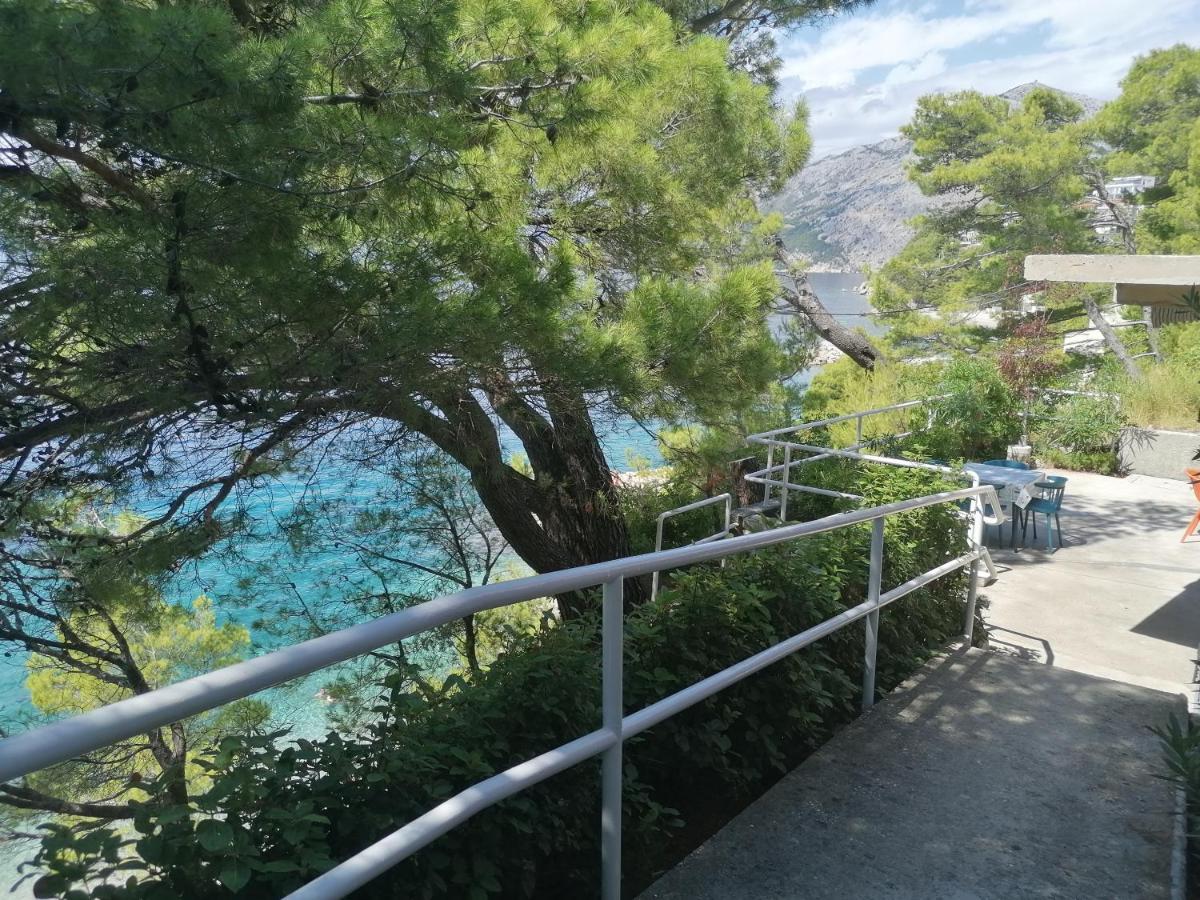 Apartmani Mares - 20 M From The Beach Брела Экстерьер фото