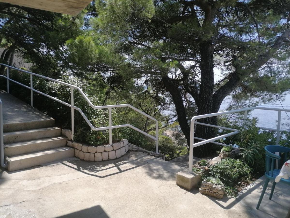 Apartmani Mares - 20 M From The Beach Брела Экстерьер фото