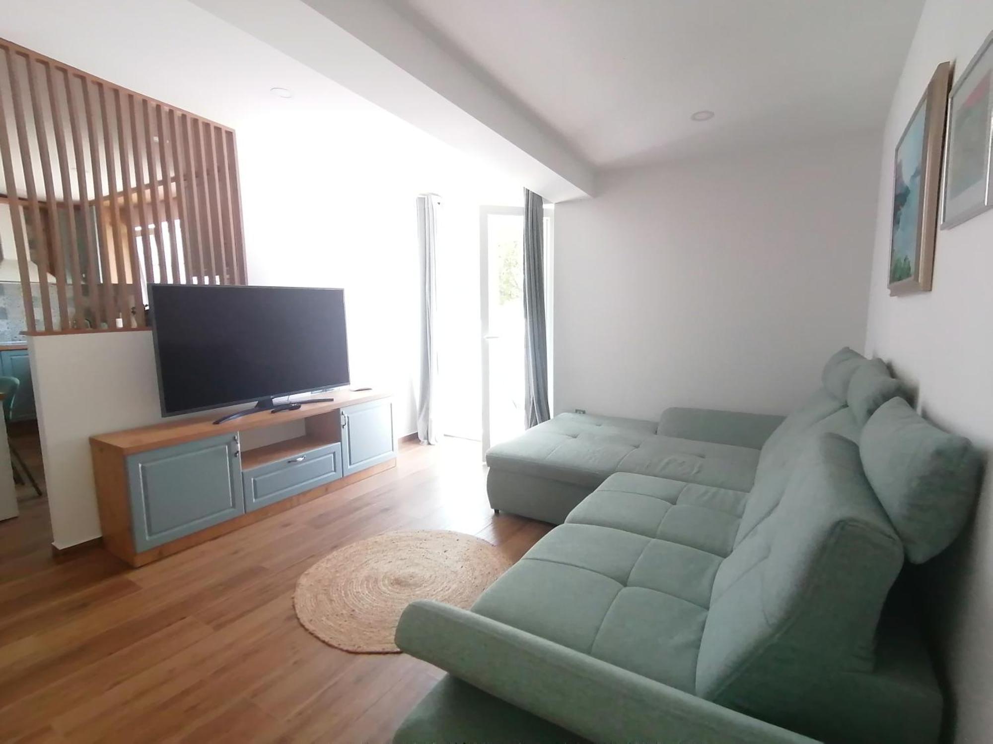 Apartmani Mares - 20 M From The Beach Брела Экстерьер фото